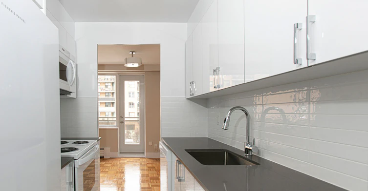 2 Grandstand Place, Toronto, ON, M4H 1E2