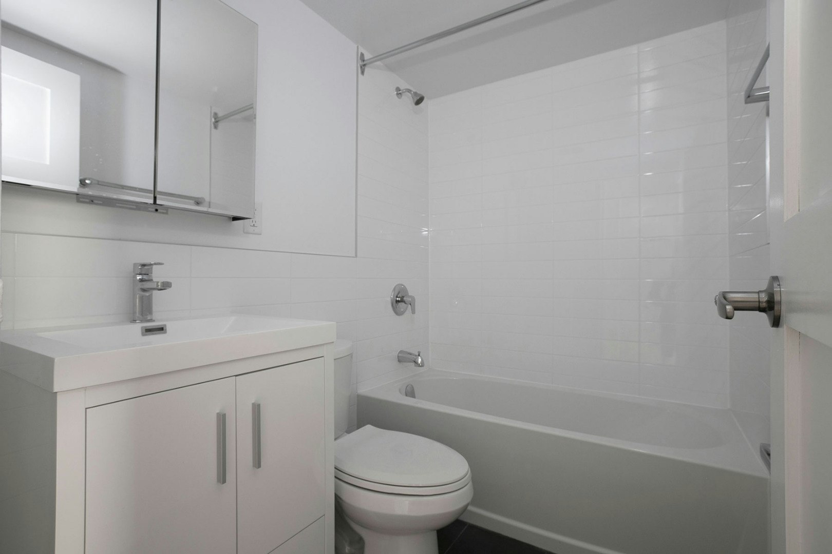 490 Eglinton Avenue East, Toronto, ON, M4P 1M4 - 9
