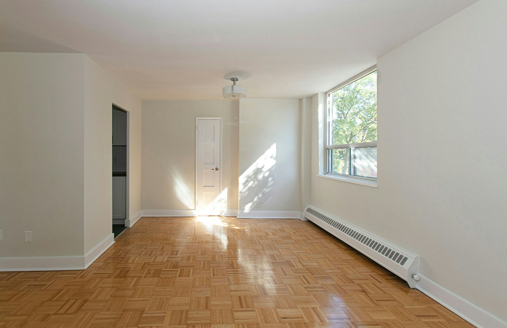 490 Eglinton Avenue East, Toronto, ON, M4P 1M4