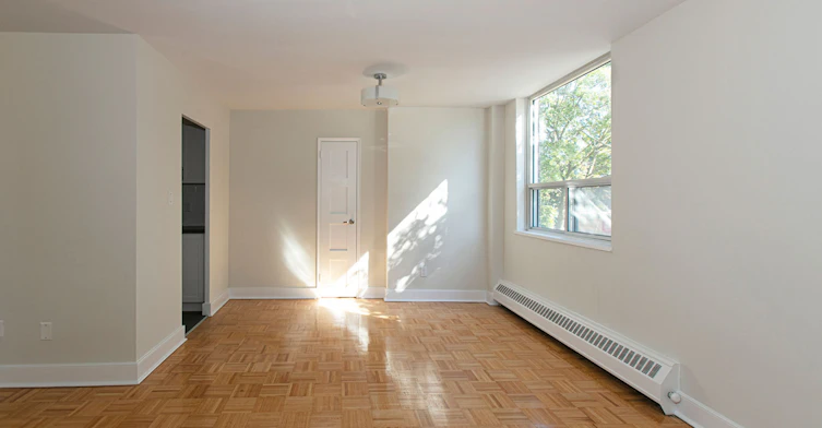 490 Eglinton Avenue East, Toronto, ON, M4P 1M4 - 2