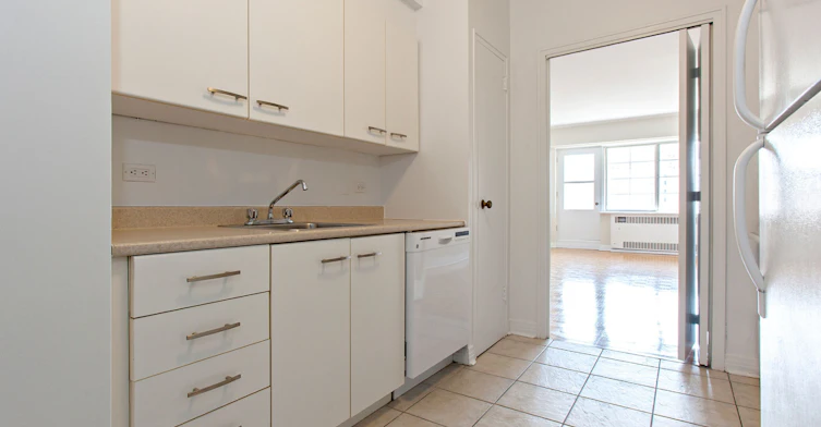 3465 Redpath Rue, Montréal, QC, H3G 2G8 - 2