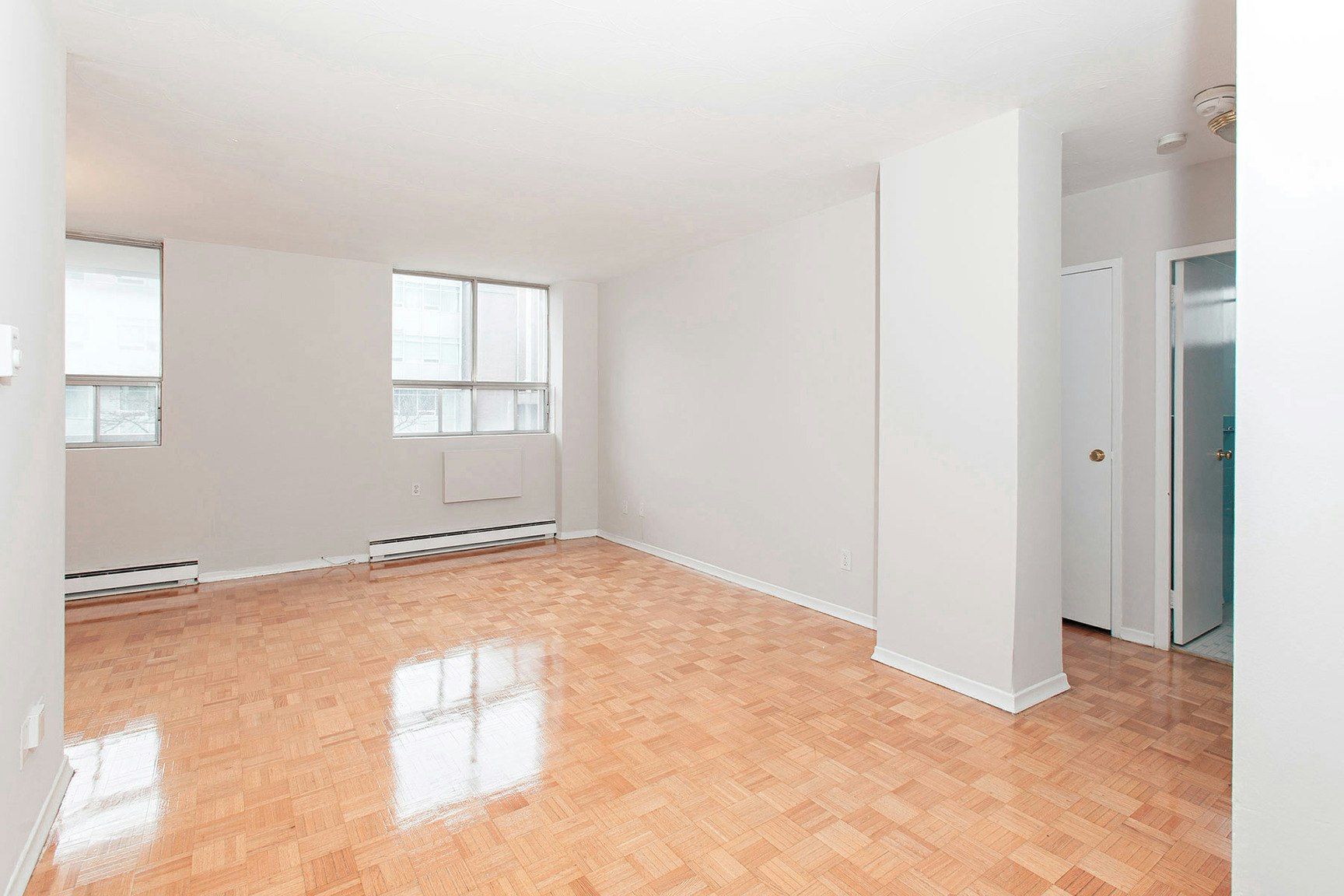525 Eglinton Avenue East, Toronto, ON, M4P 1N5 - 4