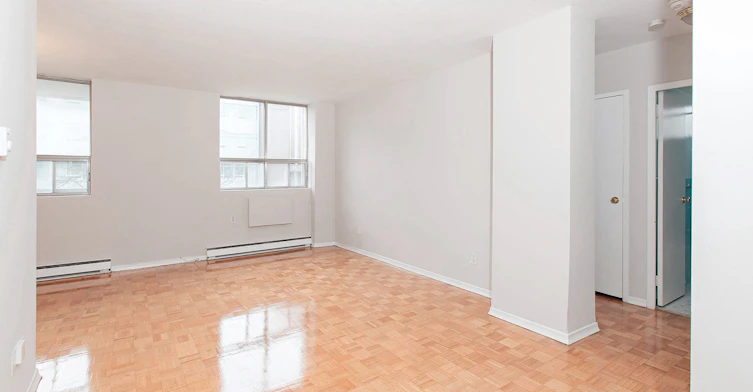 525 Eglinton Avenue East, Toronto, ON, M4P 1N5 - 4