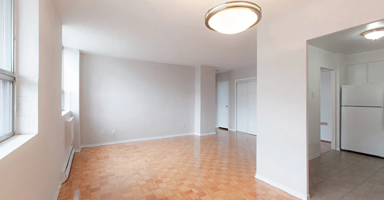 525 Eglinton Avenue East, Toronto, ON, M4P 1N5