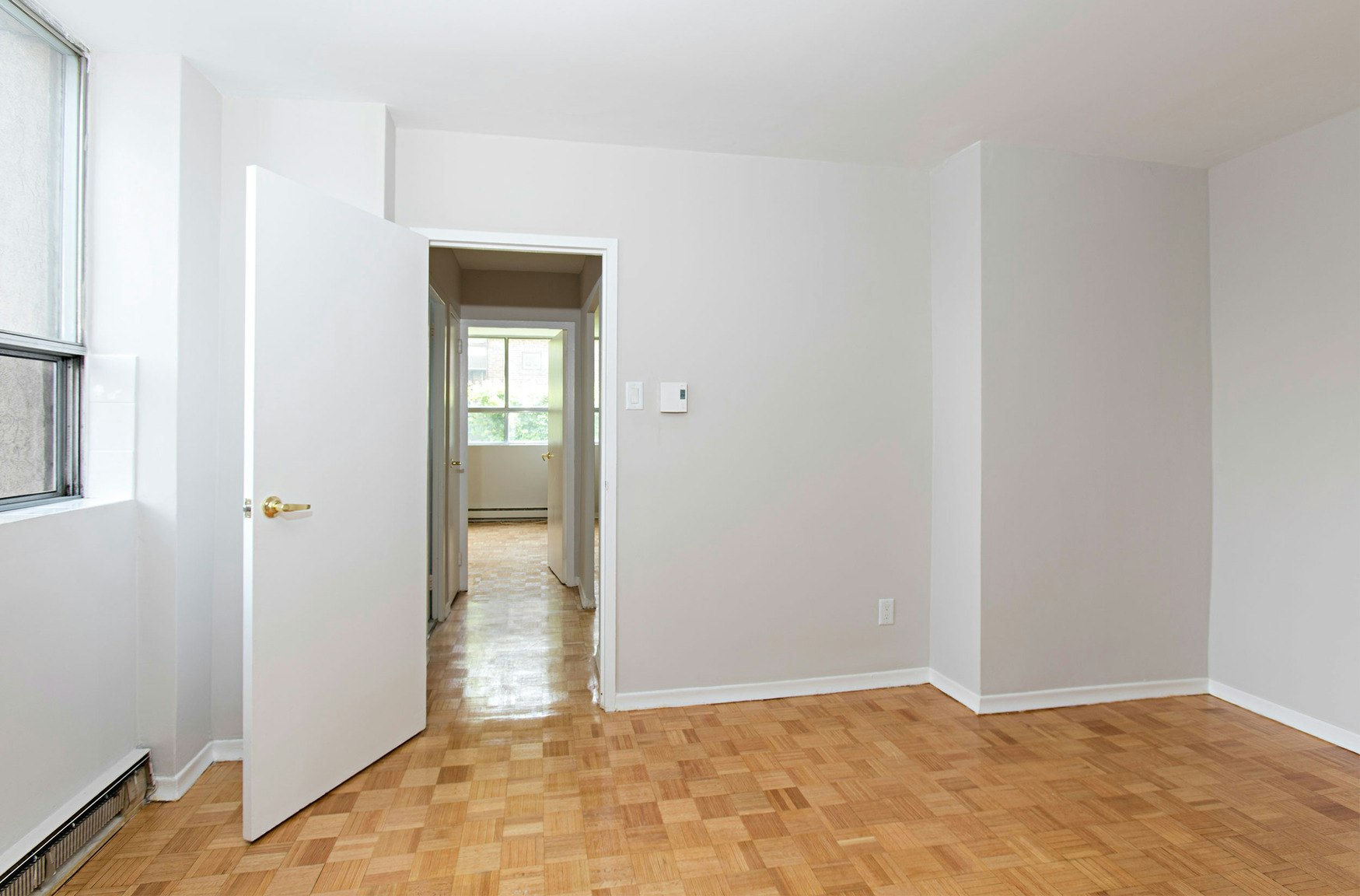 525 Eglinton Avenue East, Toronto, ON, M4P 1N5 - 4