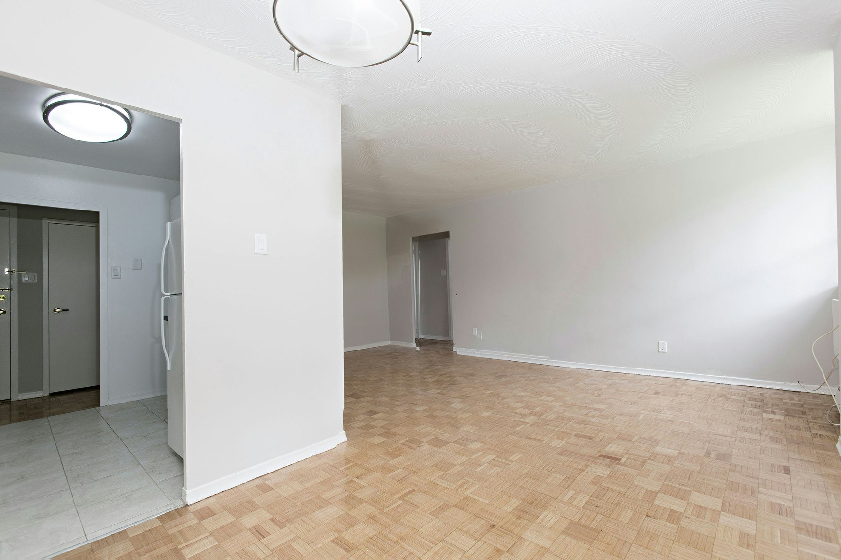 525 Eglinton Avenue East, Toronto, ON, M4P 1N5 - 2