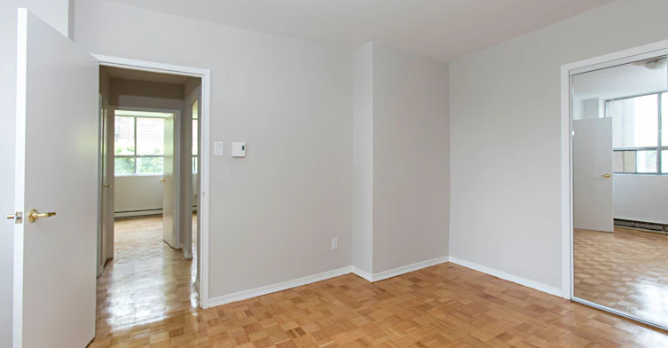525 Eglinton Avenue East, Toronto, ON, M4P 1N5 - 3