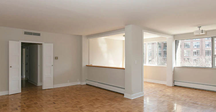9 Deer Park Crescent, Toronto, ON, M4V 2C4 - 7