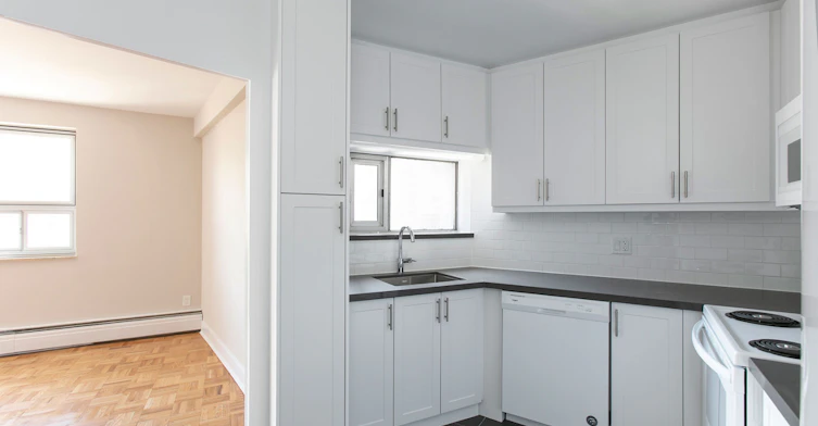 9 Deer Park Crescent, Toronto, ON, M4V 2C4 - 4