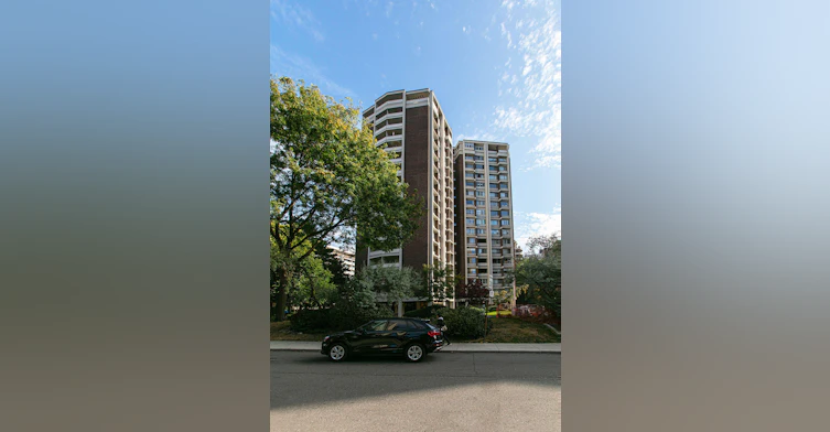 9 Deer Park Crescent, Toronto, ON, M4V 2C4 - 2