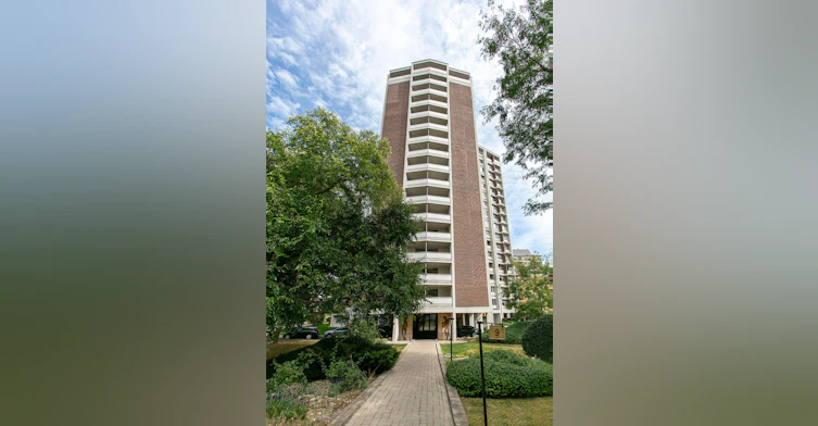 9 Deer Park Crescent, Toronto, ON, M4V 2C4 - 7