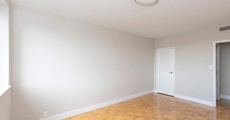 9 Deer Park Crescent, Toronto, ON, M4V 2C4 - 7