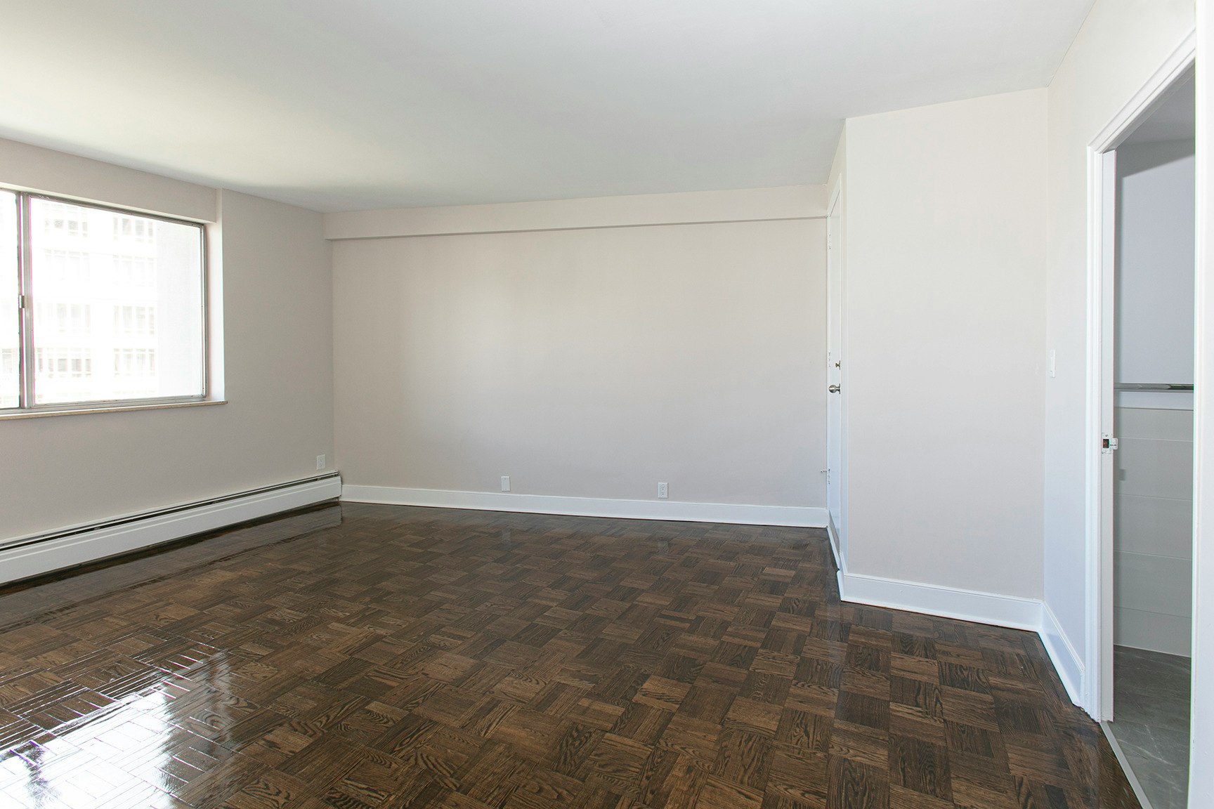 9 Deer Park Crescent, Toronto, ON, M4V 2C4 - 7
