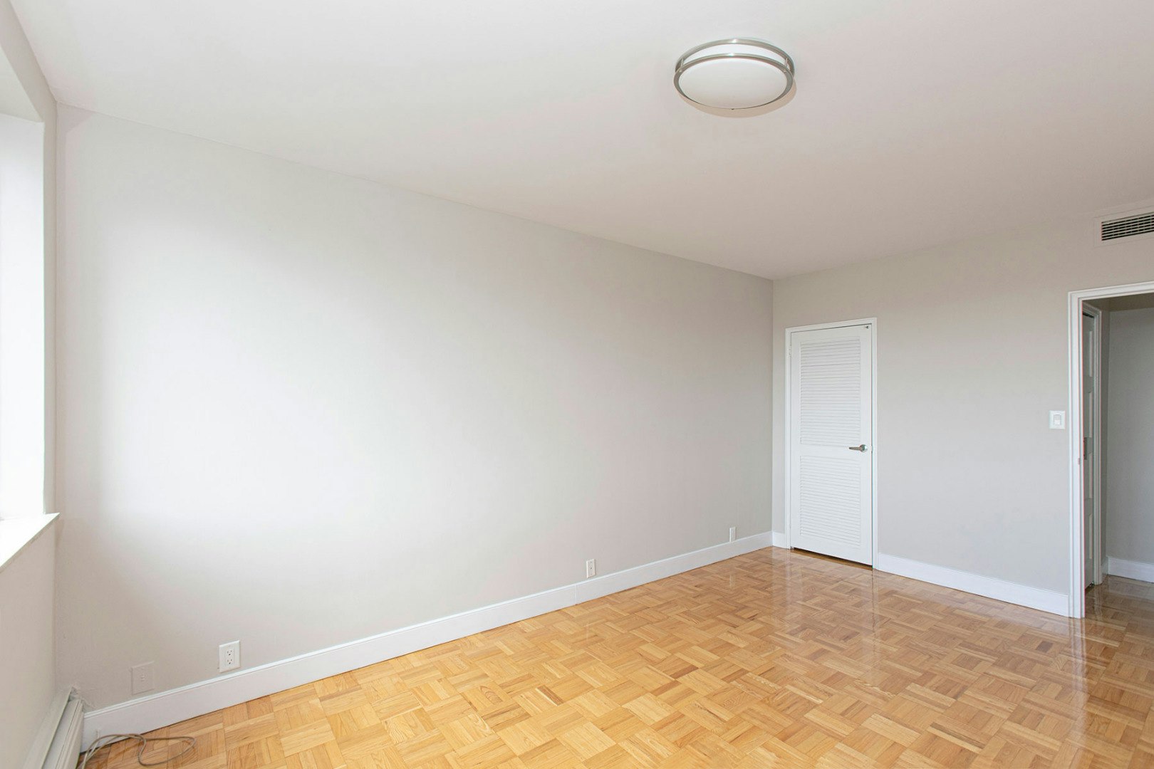 9 Deer Park Crescent, Toronto, ON, M4V 2C4 - 7