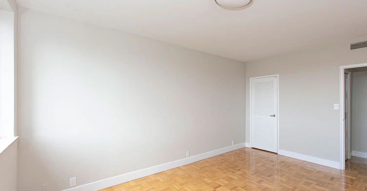 9 Deer Park Crescent, Toronto, ON, M4V 2C4 - 7