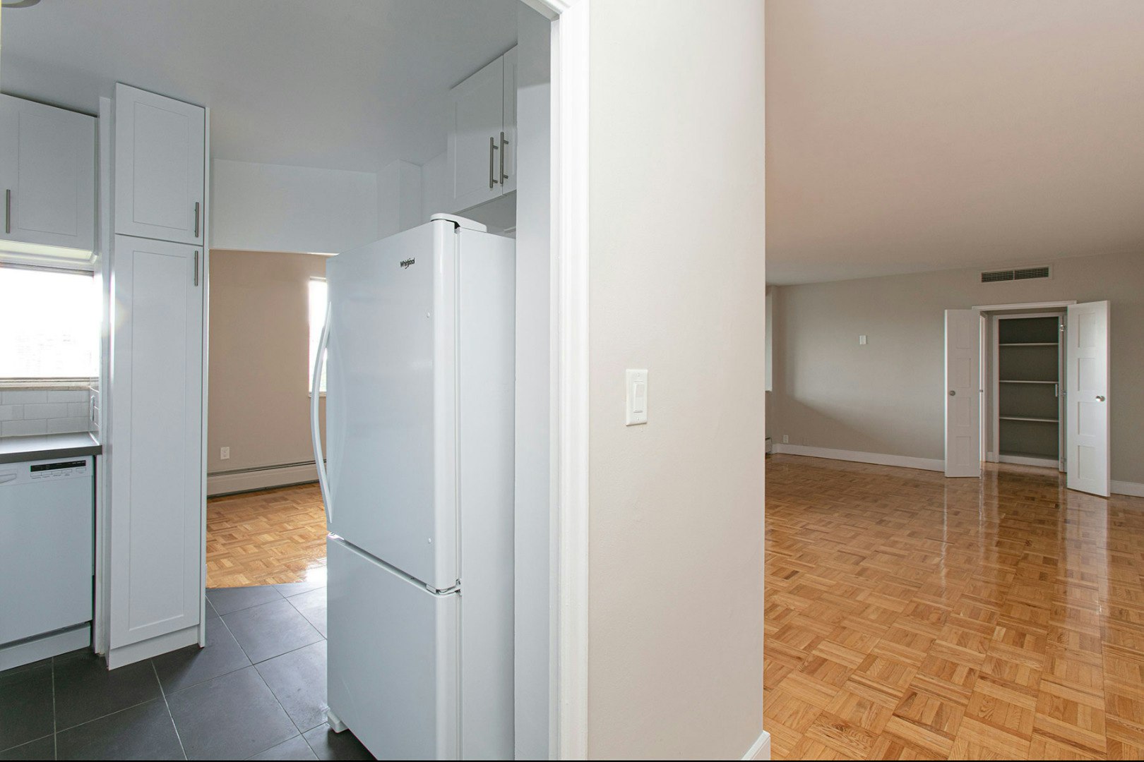 9 Deer Park Crescent, Toronto, ON, M4V 2C4 - 2