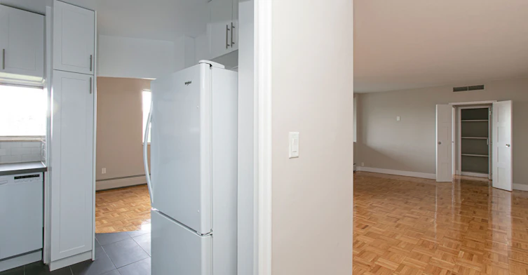 9 Deer Park Crescent, Toronto, ON, M4V 2C4 - 2