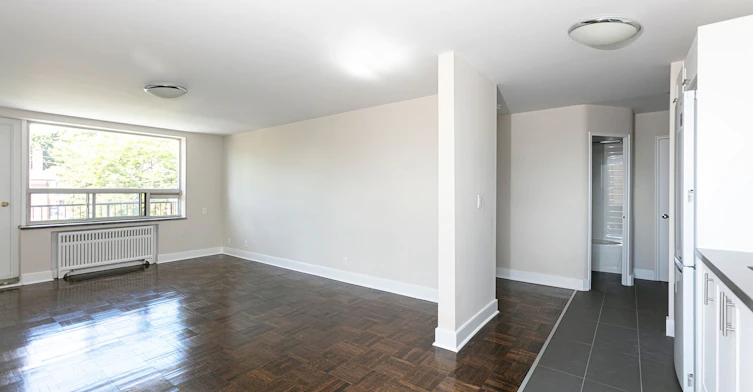 990 Avenue Road, Toronto, ON, M5P 2K8