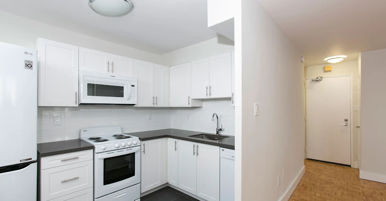 485 Huron Street, Toronto, ON, M5R 2R5