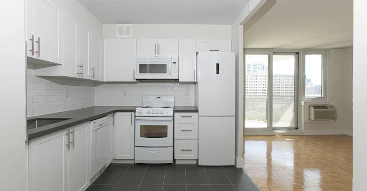 485 Huron Street, Toronto, ON, M5R 2R5