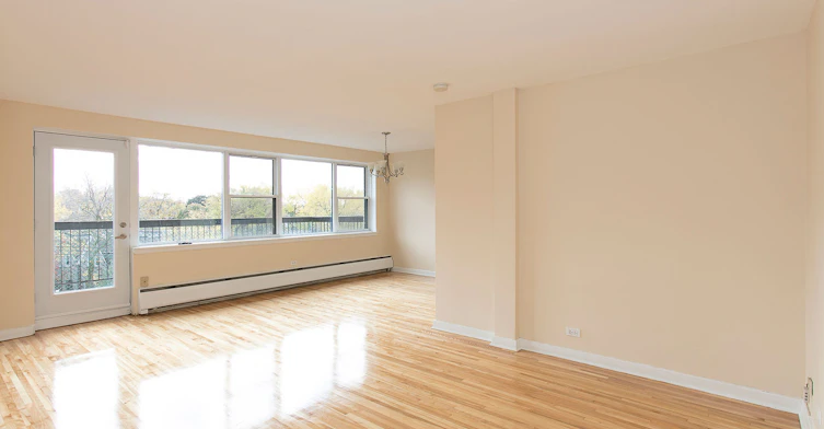 5675 De La Côte Saint Luc Chemin, Montréal, QC, H3X 2E5 - 3