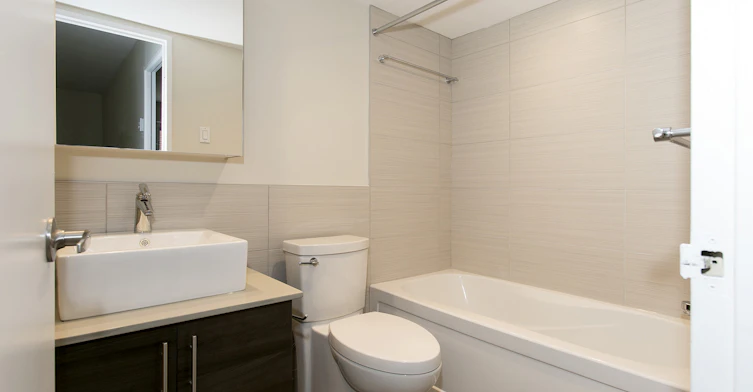 25 Vincent D'indy Avenue, Montréal, QC, H2V 2S8 - 7