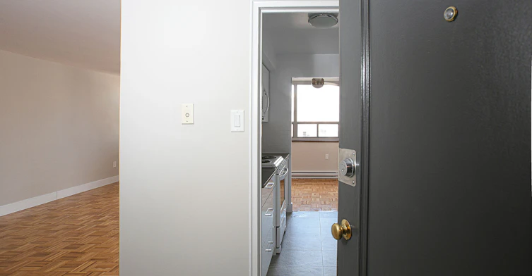 55 Isabella Street, Toronto, ON, M4Y 1M8