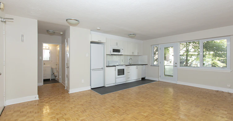 95 Lawton Boulevard, Toronto, ON, M4V 1Z8 - 2