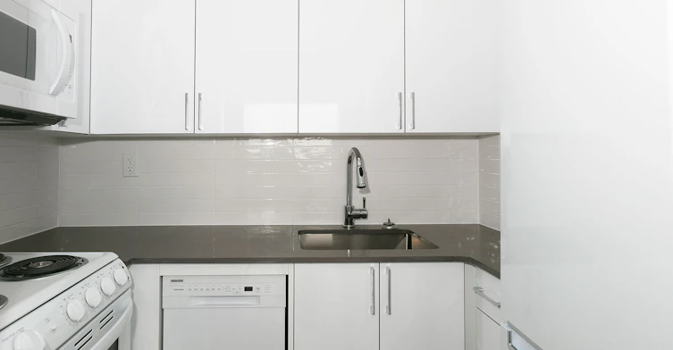 666 Spadina Avenue, Toronto, ON, M5S 2H8 - 2