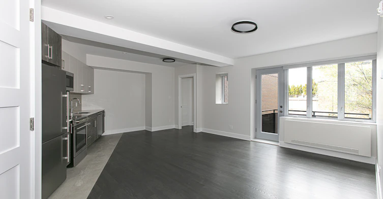 4851 De La Côte Saint Luc Chemin, Montréal, QC, H3W 2H6 - 3