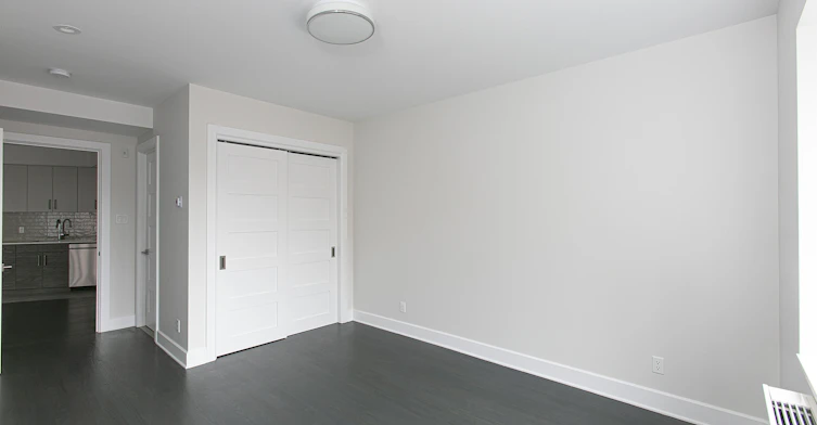 4851 De La Côte Saint Luc Chemin, Montréal, QC, H3W 2H6 - 5