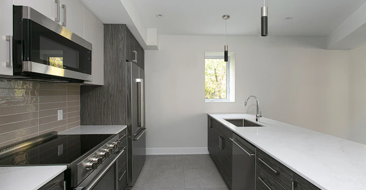 4851 De La Côte Saint Luc Chemin, Montréal, QC, H3W 2H6 - 15
