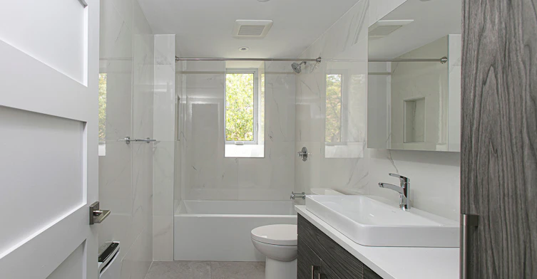 4851 De La Côte Saint Luc Chemin, Montréal, QC, H3W 2H6 - 25