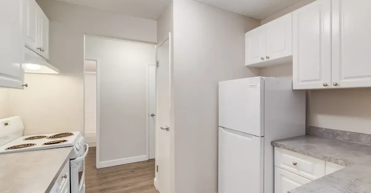 007-9700 Bonaventure Drive SE, Calgary, AB, T2J 0E6 - 6