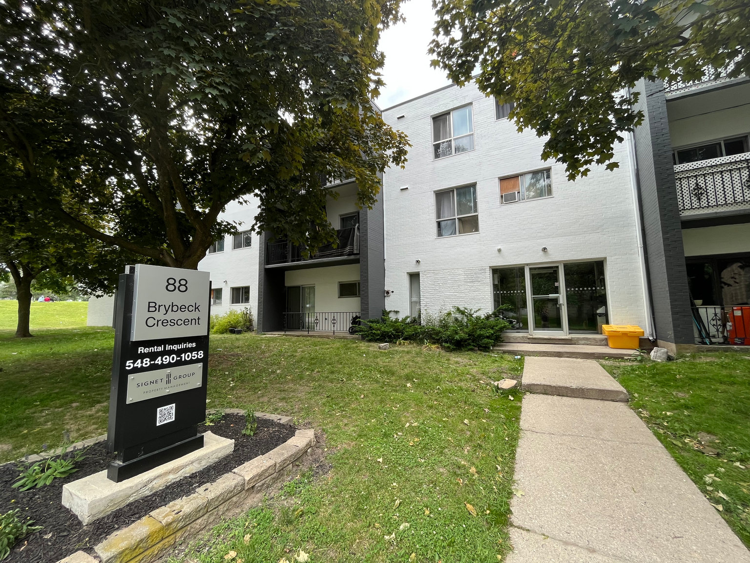 006-0102-88 Brybeck Crescent, Kitchener, ON, N2M 5G4 - 2