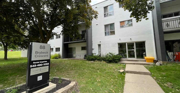 088-0105-88 Brybeck Crescent, Kitchener, ON, N2M 5G4 - 2