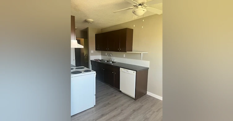103-100 Mount Pleasant Drive, Camrose, AB, T4V 2M6 - 2