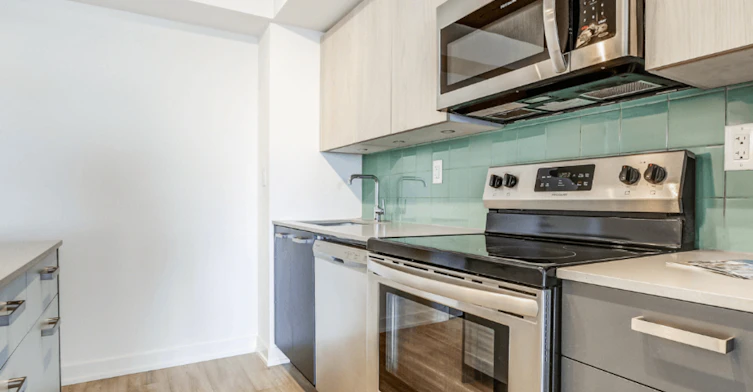 165-1235 Marlborough Court, Oakville, ON, L6H 3B6 - 3