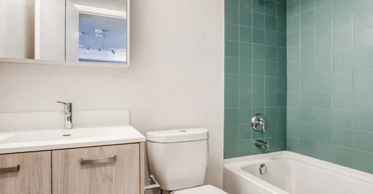 127-1235 Marlborough Court, Oakville, ON, L6H 3B6 - 7