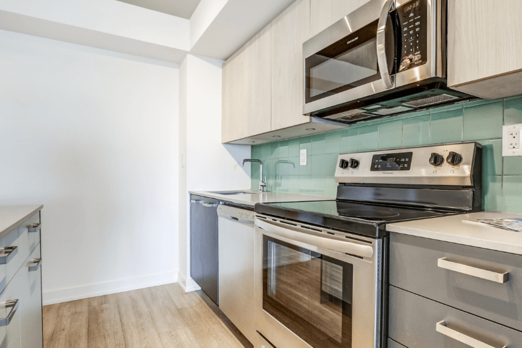 127-1235 Marlborough Court, Oakville, ON, L6H 3B6 - 3
