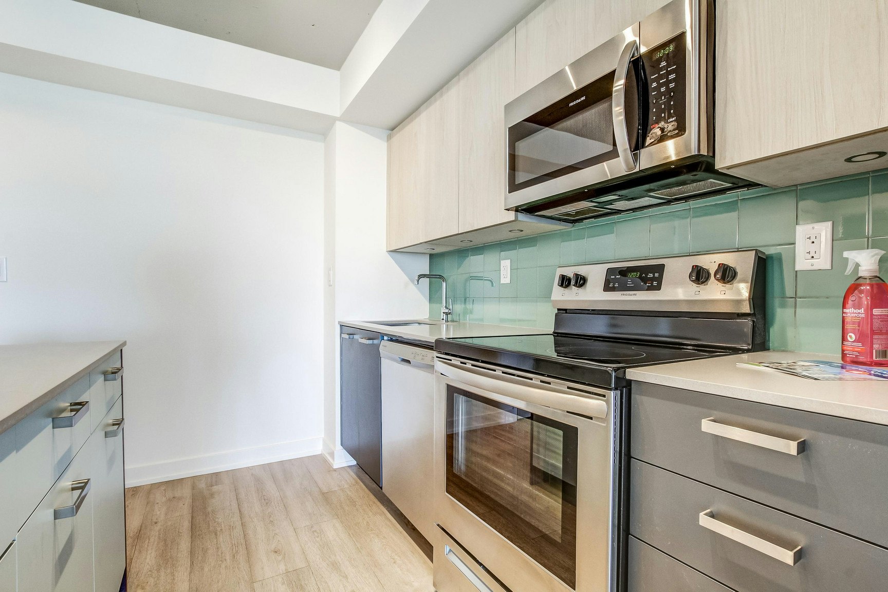 1235 Marlborough Court, Oakville, ON, L6H 3B6 - 3