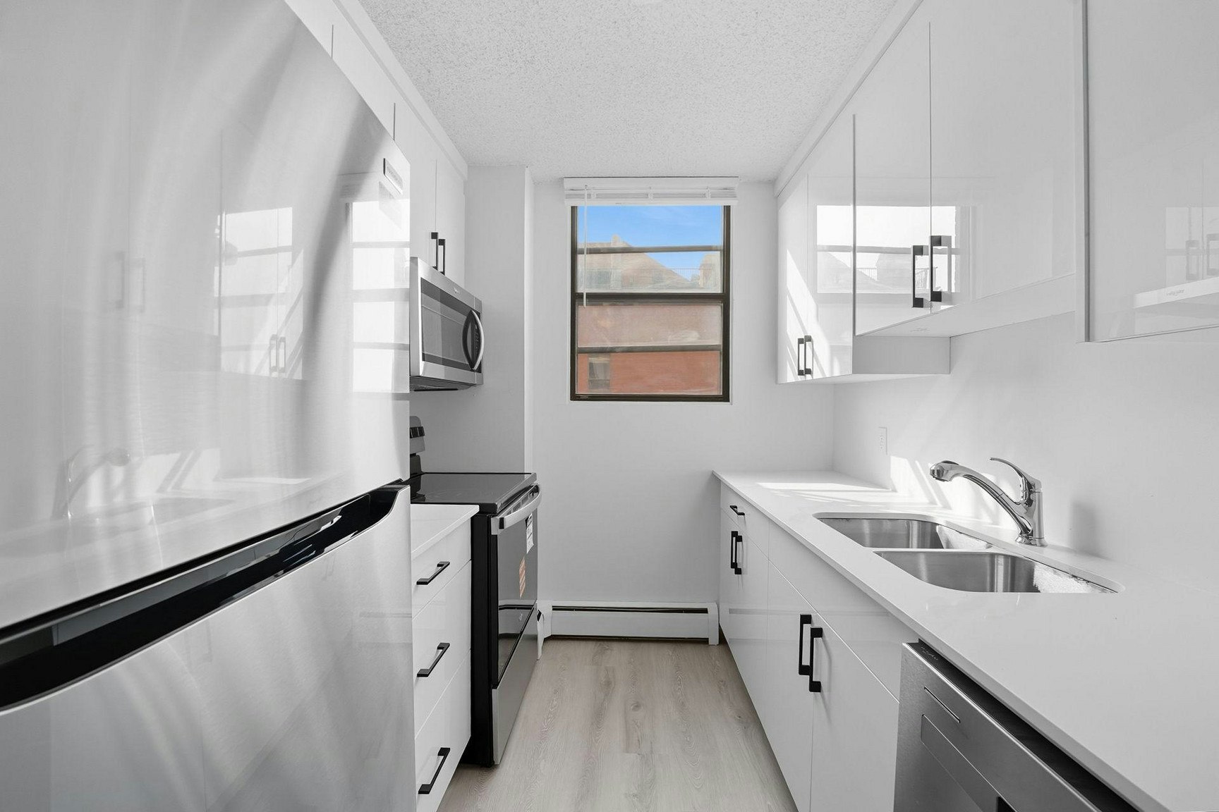 1310 14 Avenue SW, Calgary, AB, T3C 3S3 - 4