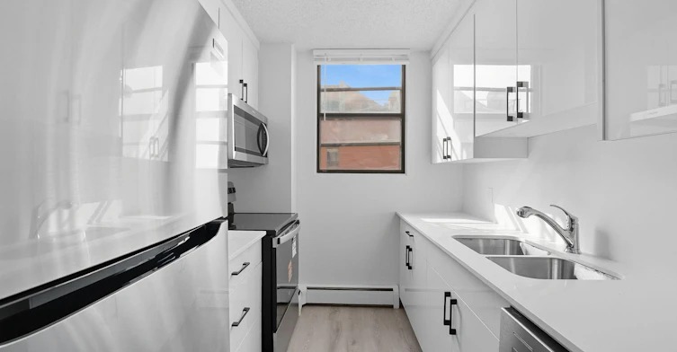 1310 14 Avenue SW, Calgary, AB, T3C 3S3 - 4