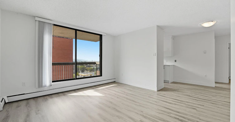 1310 14 Avenue SW, Calgary, AB, T3C 3S3 - 8