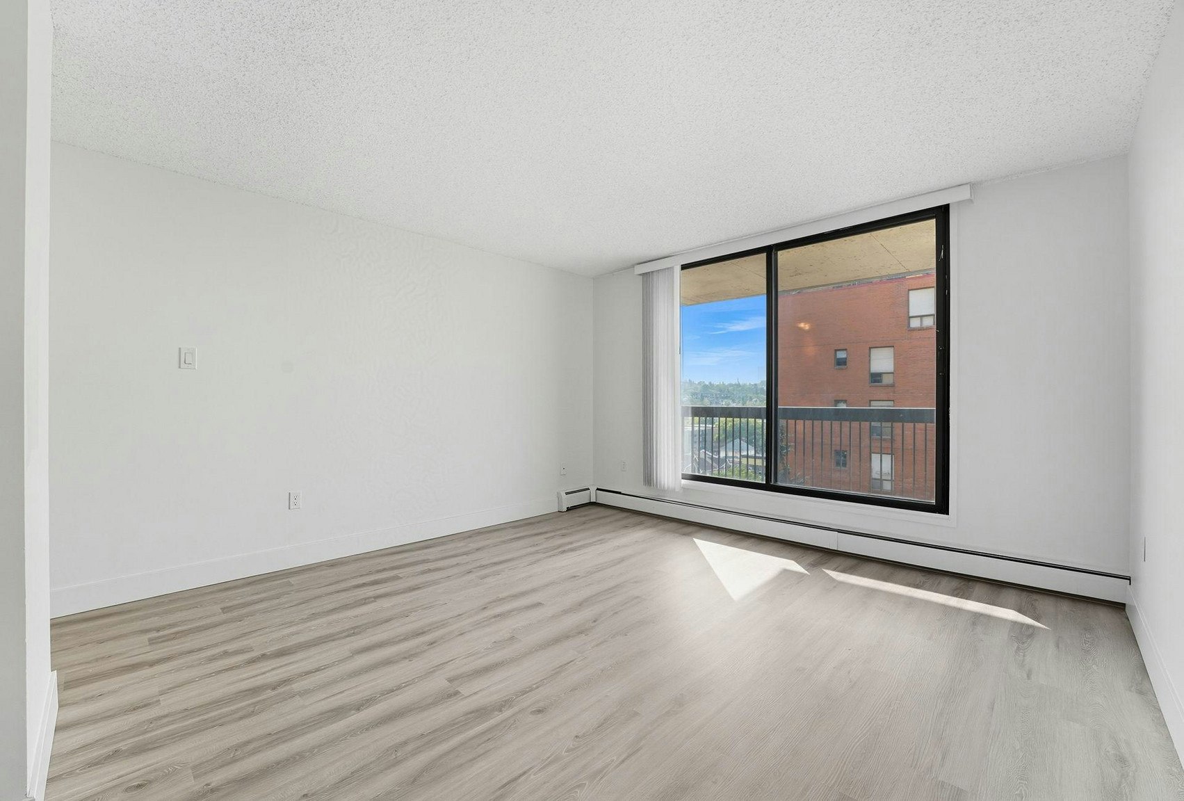 1310 14 Avenue SW, Calgary, AB, T3C 3S3 - 9