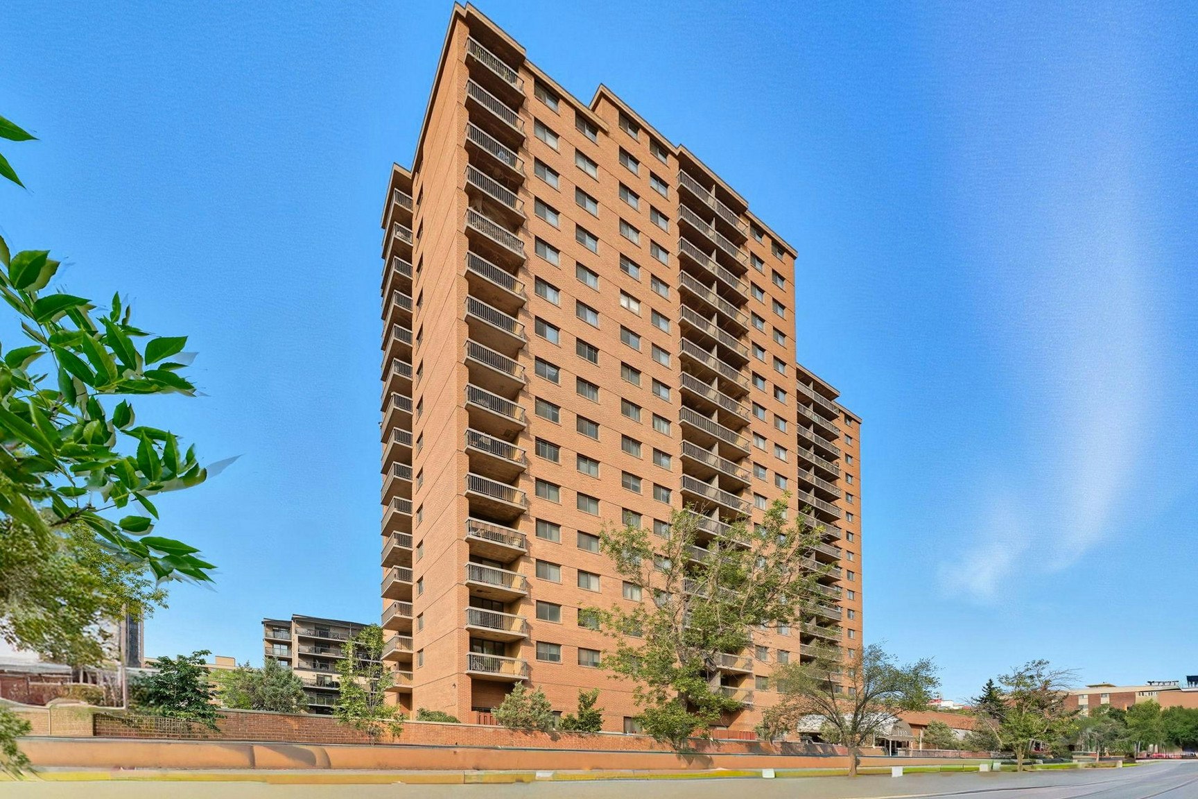 1310 14 Avenue SW, Calgary, AB, T3C 3S3 - 2