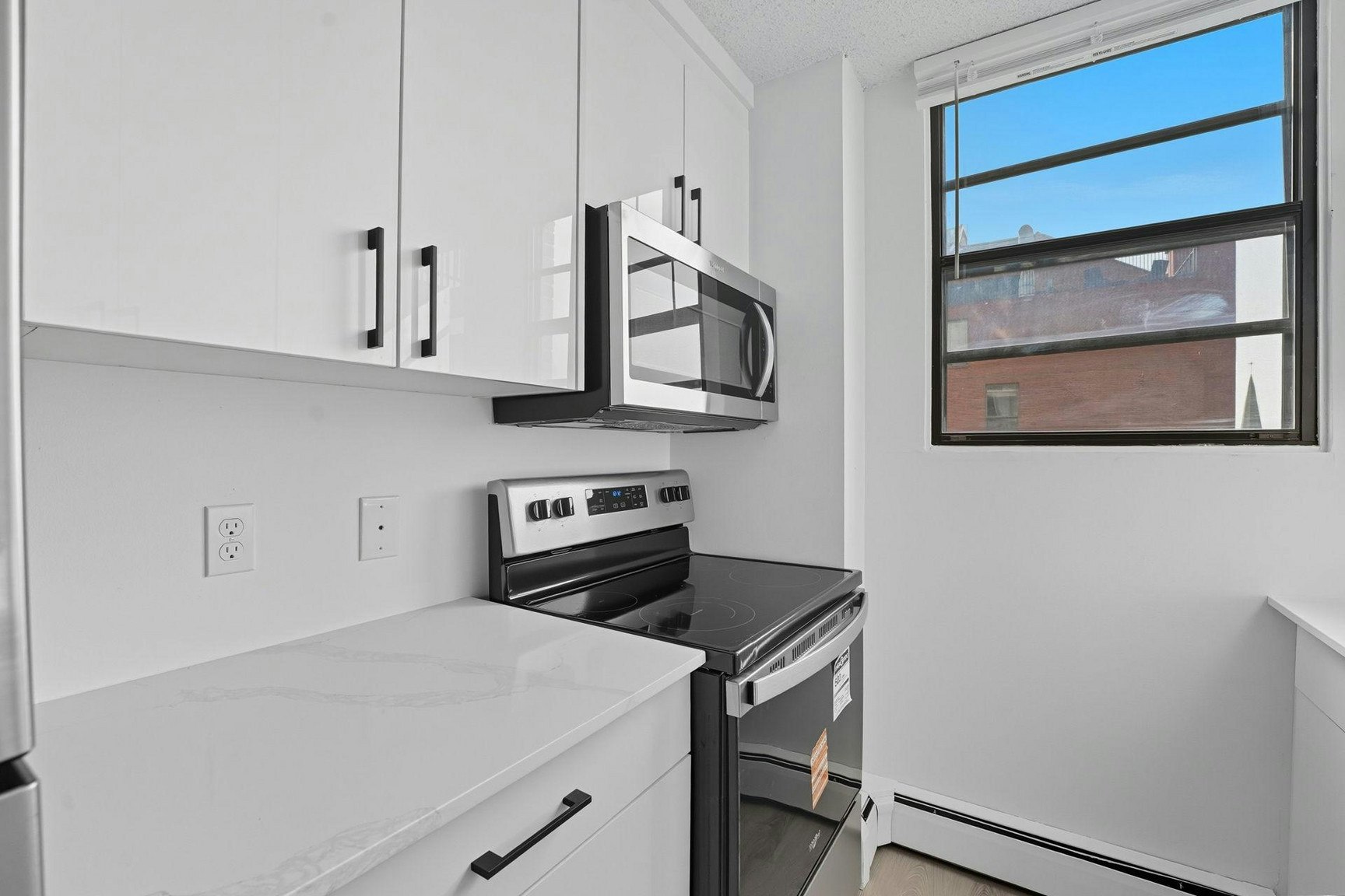 1310 14 Avenue SW, Calgary, AB, T3C 3S3 - 3