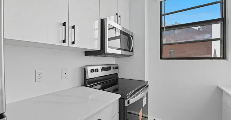 1310 14 Avenue SW, Calgary, AB, T3C 3S3 - 3