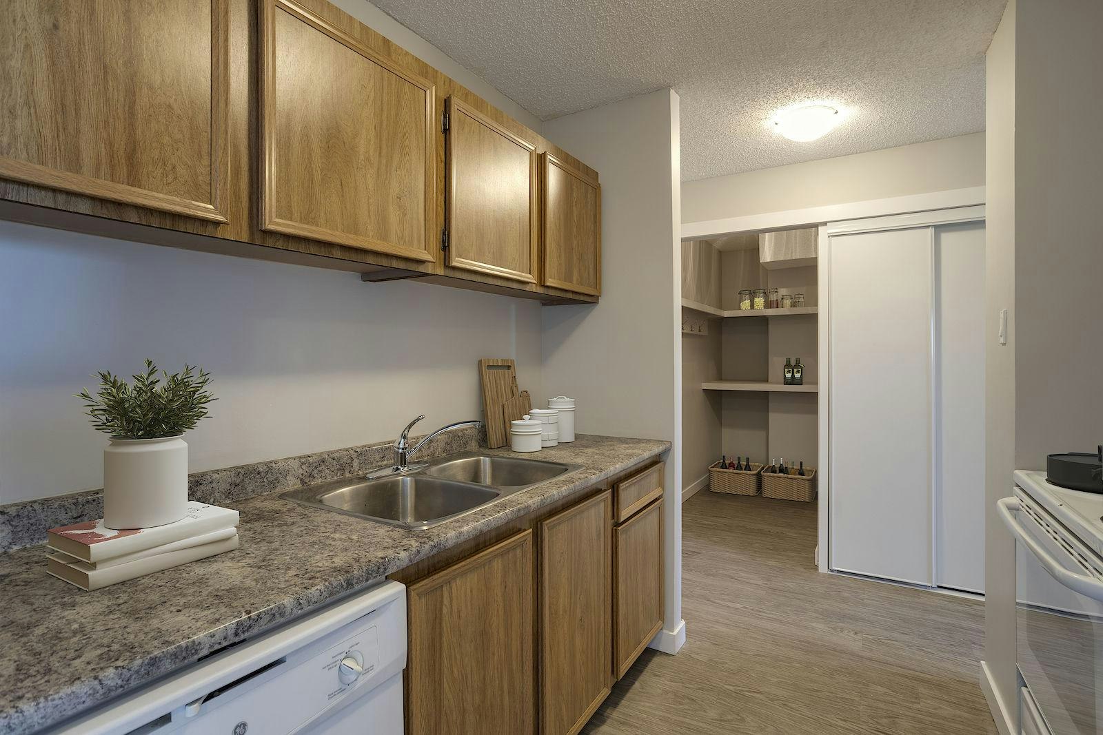 1310 14 Avenue Southwest, Calgary, AB, T3C 3S3