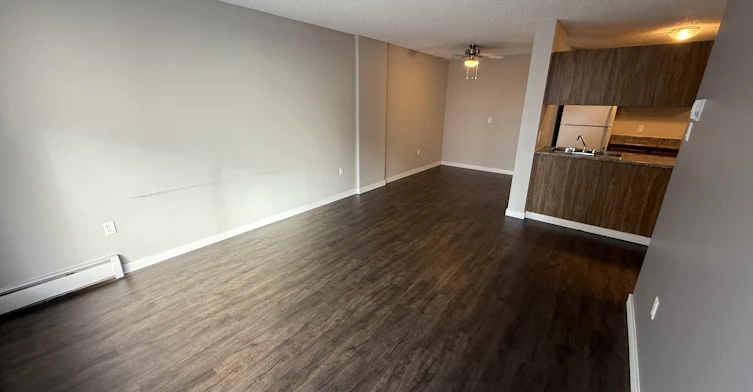 1310 14 Avenue SW, Calgary, AB, T3C 3S3